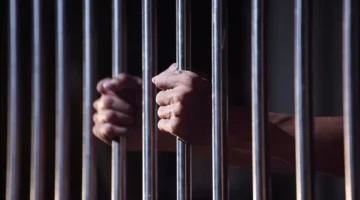 اتهام فتاة بالاعتداء على سائق أثناء قيادتها في شوارع الشيخ زايد يثير الجدل حول حوادث الطرق الأخيرة